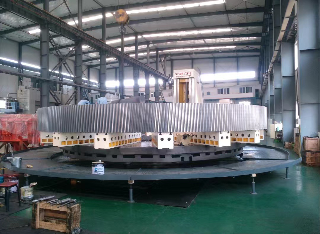 Gear Hobbing Machine